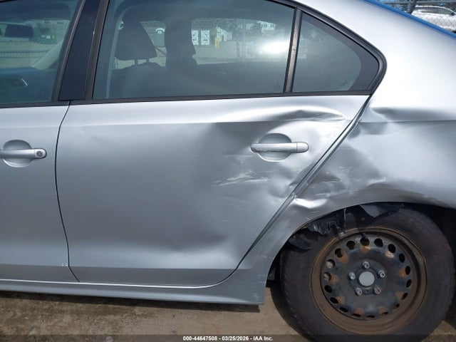 3VW2K7AJ3EM215201 Volkswagen Jetta 2.0l S