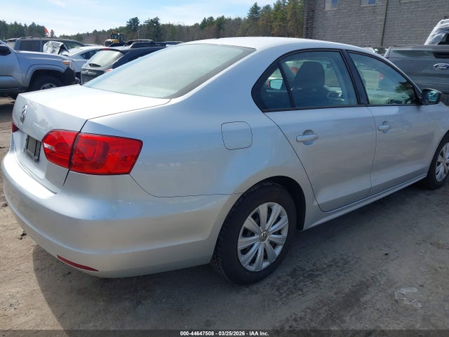3VW2K7AJ3EM215201 Volkswagen Jetta 2.0l S