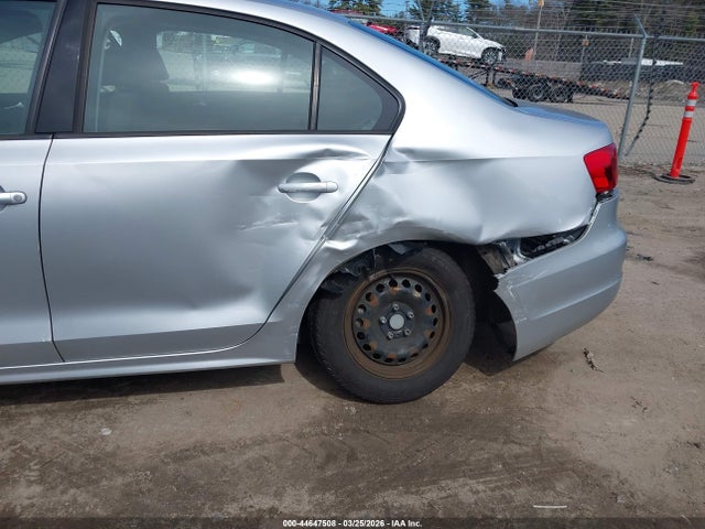 3VW2K7AJ3EM215201 Volkswagen Jetta 2.0l S