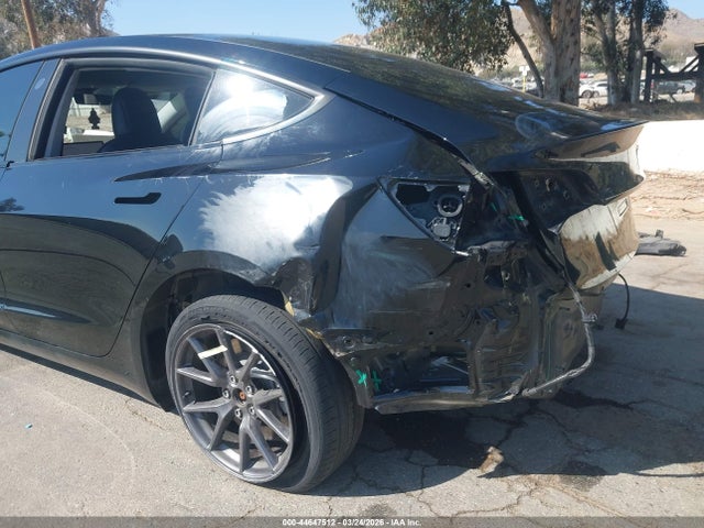 2021 Tesla Model 3 Standard Range Plus Rear-wheel Drive მანქანა იყიდება აუქციონზე, vin: 5YJ3E1EA9MF992426, აუქციონის ნომერი: 44647512