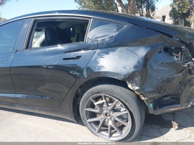2021 Tesla Model 3 Standard Range Plus Rear-wheel Drive მანქანა იყიდება აუქციონზე, vin: 5YJ3E1EA9MF992426, აუქციონის ნომერი: 44647512