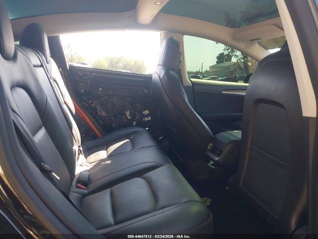 2021 Tesla Model 3 Standard Range Plus Rear-wheel Drive მანქანა იყიდება აუქციონზე, vin: 5YJ3E1EA9MF992426, აუქციონის ნომერი: 44647512