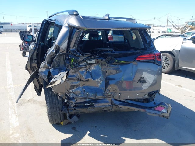 44647545 :رقم المزاد ، 2T3RFREV1JW696654 vin ، 2018 Toyota Rav4 Adventure مزاد بيع