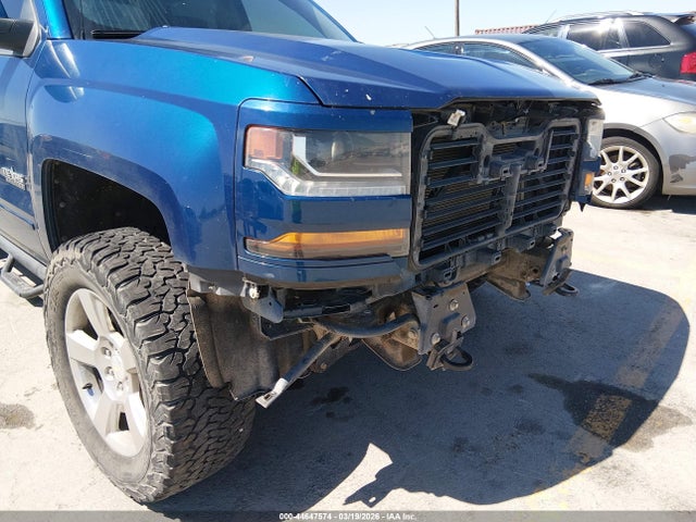 Продаж на аукціоні авто 2018 Chevrolet Silverado 1500 2lt, vin: 3GCUKREC2JG262764, номер лоту: 44647574