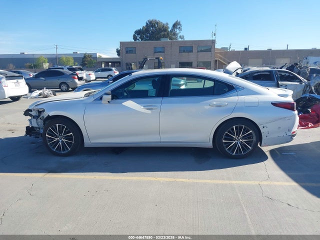 44647590 :رقم المزاد ، 58ADA1C11RU052644 vin ، 2024 Lexus Es 300h مزاد بيع