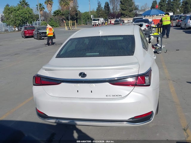 44647590 :رقم المزاد ، 58ADA1C11RU052644 vin ، 2024 Lexus Es 300h مزاد بيع