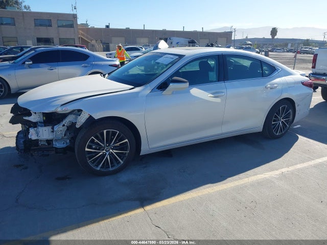 44647590 :رقم المزاد ، 58ADA1C11RU052644 vin ، 2024 Lexus Es 300h مزاد بيع