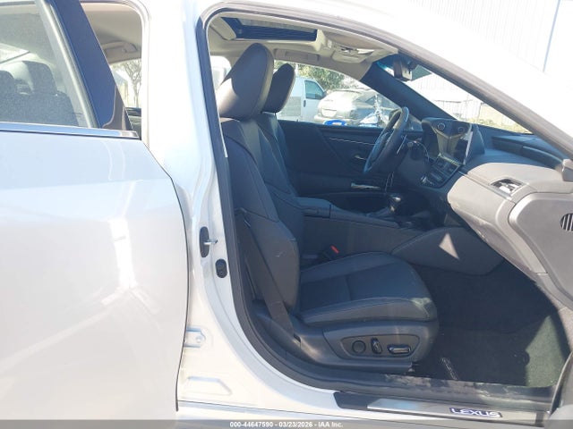 44647590 :رقم المزاد ، 58ADA1C11RU052644 vin ، 2024 Lexus Es 300h مزاد بيع