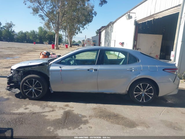 4T1B11HKXJU085453 Toyota CAMRY SE