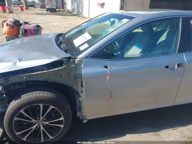 4T1B11HKXJU085453 Toyota CAMRY SE