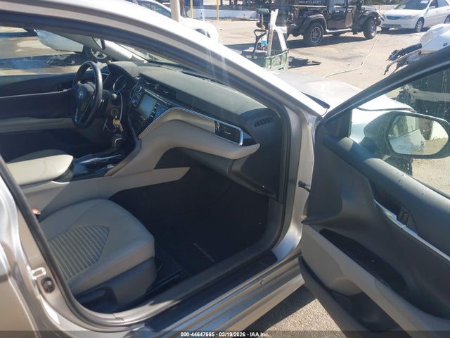 4T1B11HKXJU085453 Toyota CAMRY SE