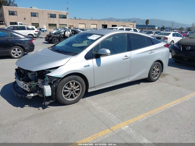Toyota Prius Prime Premium 2018 JTDKARFP2J3077595 Image 2