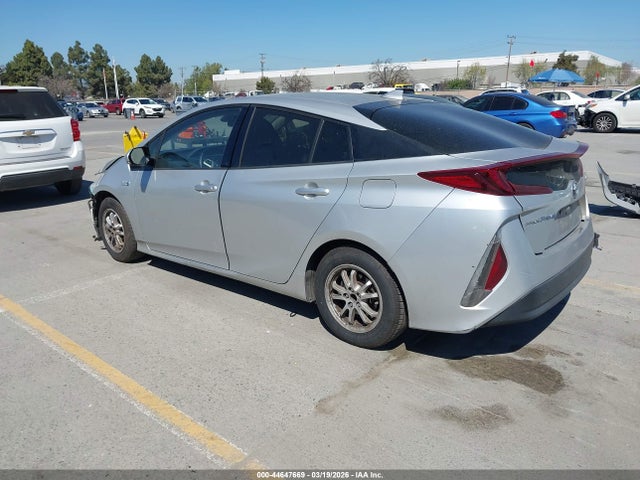 Toyota Prius Prime Premium 2018 JTDKARFP2J3077595 Image 3