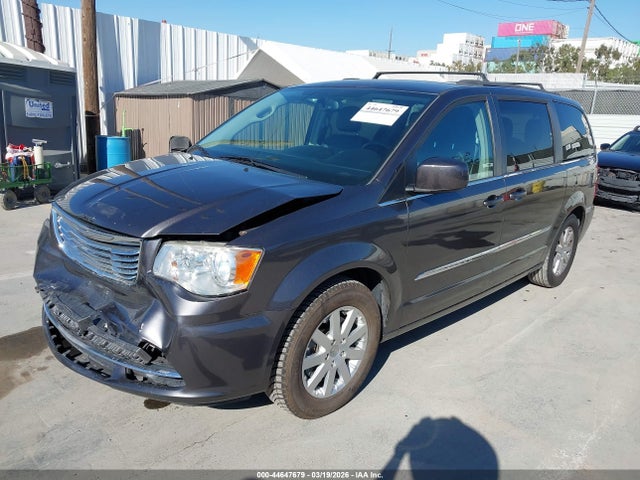 2015 Chrysler Town & Country Touring მანქანა იყიდება აუქციონზე, vin: 2C4RC1BG9FR675083, აუქციონის ნომერი: 44647679