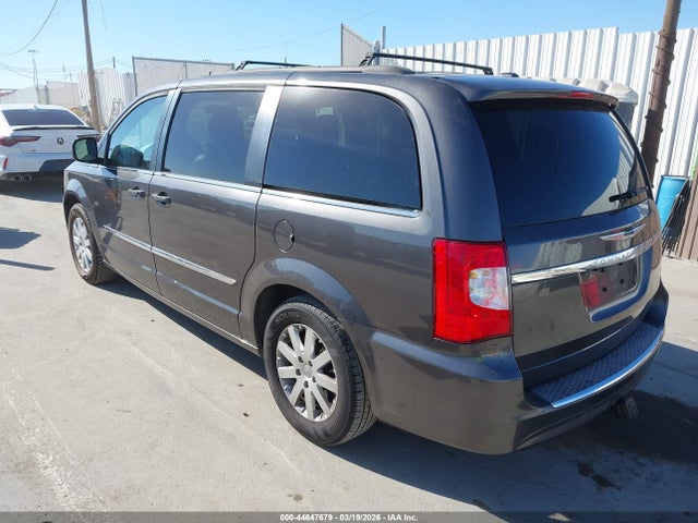 2015 Chrysler Town & Country Touring მანქანა იყიდება აუქციონზე, vin: 2C4RC1BG9FR675083, აუქციონის ნომერი: 44647679