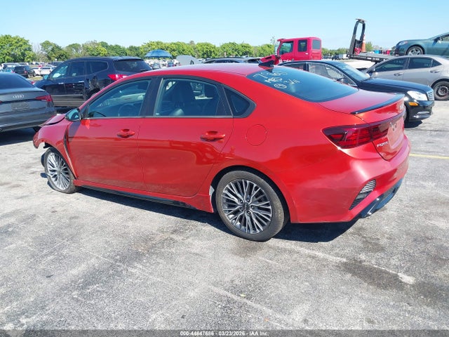 44647686 :رقم المزاد ، 3KPF54AD8NE437960 vin ، 2022 Kia Forte Gt-line مزاد بيع