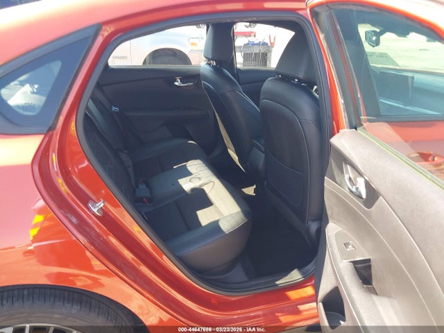 44647686 :رقم المزاد ، 3KPF54AD8NE437960 vin ، 2022 Kia Forte Gt-line مزاد بيع