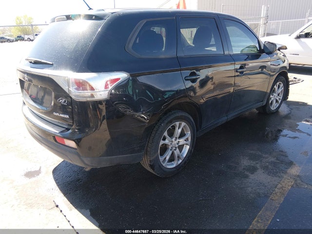 JA4AD3A35EZ015190 Mitsubishi Outlander Se