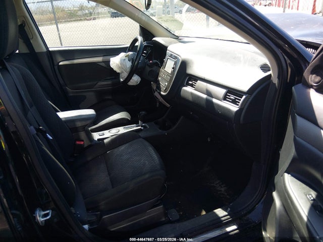 JA4AD3A35EZ015190 Mitsubishi Outlander Se