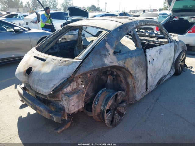 3VWVT7AT8FM641771 Volkswagen Beetle