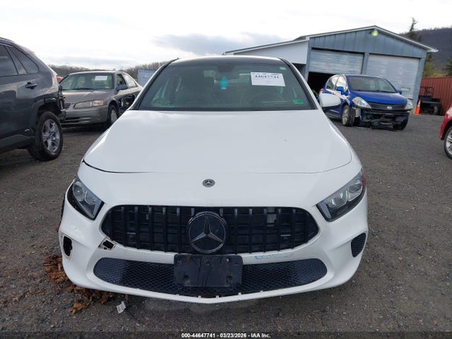 2019 Mercedes-benz A 220 4matic მანქანა იყიდება აუქციონზე, vin: WDD3G4FB6KW032689, აუქციონის ნომერი: 44647741