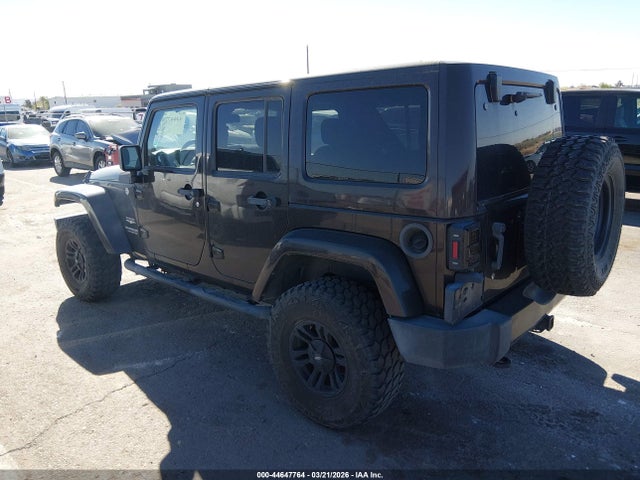 2013 JEEP WRANGLER UNLIMITED 1C4BJWEG4DL639856 Photo 2