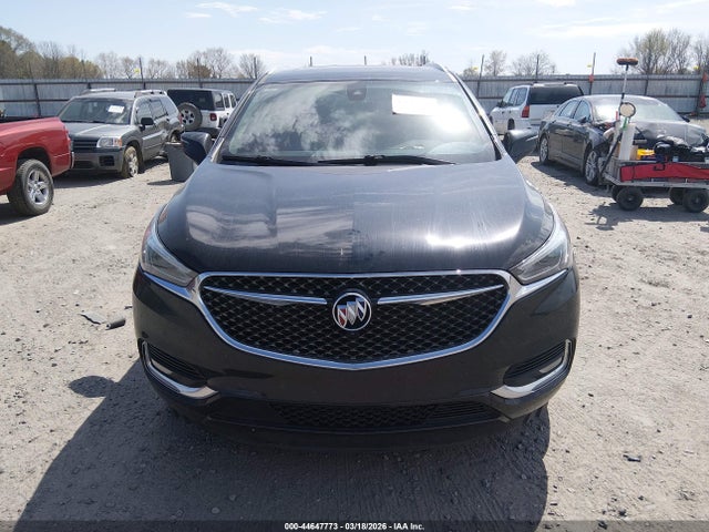 44647773 :رقم المزاد ، 5GAERDKW3JJ177031 vin ، 2018 Buick Enclave Avenir مزاد بيع
