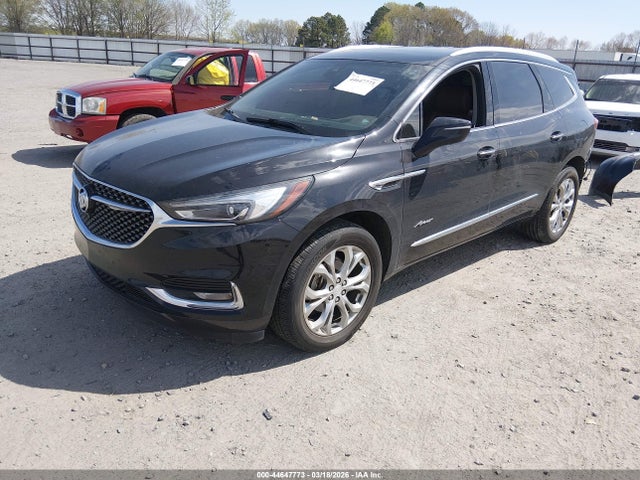 44647773 :رقم المزاد ، 5GAERDKW3JJ177031 vin ، 2018 Buick Enclave Avenir مزاد بيع
