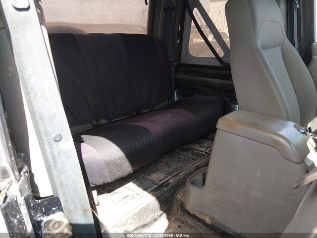 2004 Jeep Wrangler Sahara მანქანა იყიდება აუქციონზე, vin: 1J4FA59S04P703873, აუქციონის ნომერი: 44647775