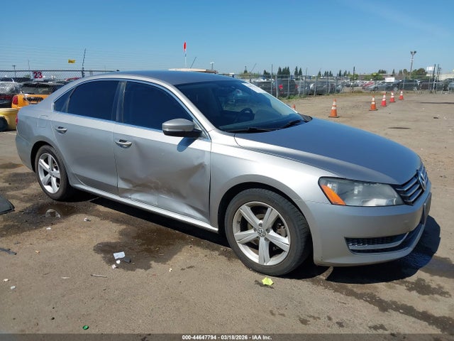2012 Volkswagen Passat 2.5l Se მანქანა იყიდება აუქციონზე, vin: 1VWBP7A33CC076978, აუქციონის ნომერი: 44647794