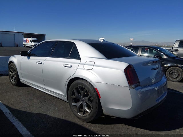 Продажа на аукционе авто 2023 Chrysler 300 Touring L, vin: 2C3CCADG2PH691530, номер лота: 44647810