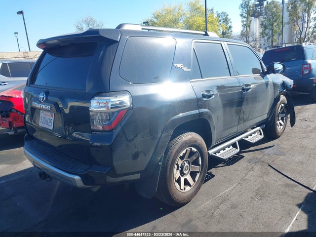 2023 TOYOTA 4RUNNER JTERU5JR5P6208223 Photo 3