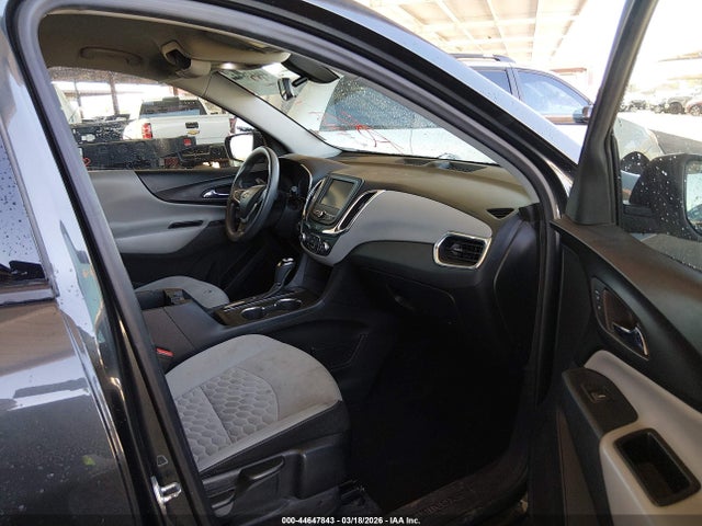 3GNAXHEV5JS512082 Chevrolet EQUINOX LS