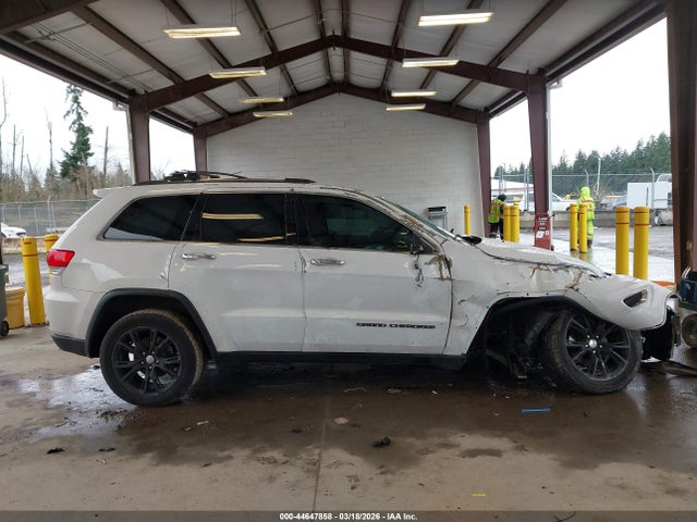 1C4RJEAG7HC916133 Jeep Grand Cherokee Laredo 4x2