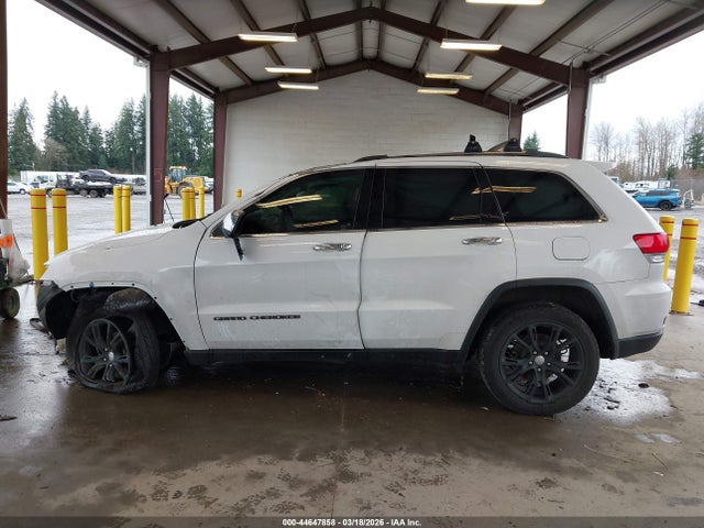 1C4RJEAG7HC916133 Jeep Grand Cherokee Laredo 4x2