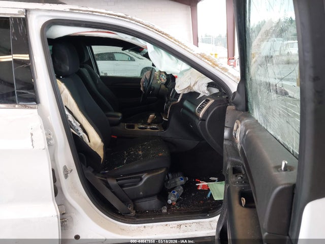 1C4RJEAG7HC916133 Jeep Grand Cherokee Laredo 4x2