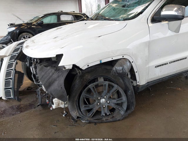 1C4RJEAG7HC916133 Jeep Grand Cherokee Laredo 4x2