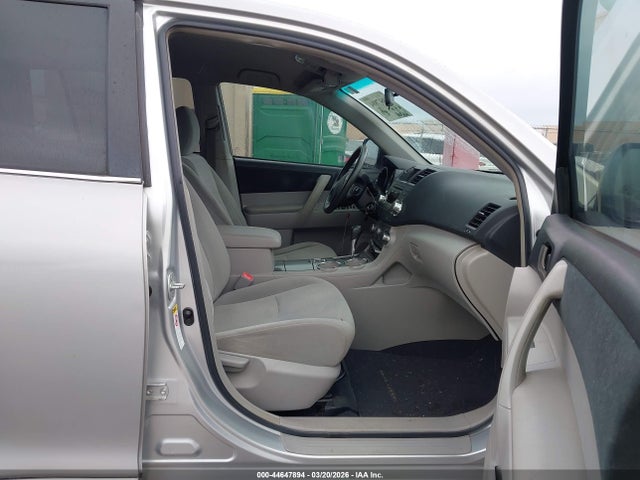 Auction sale of the 2011 Toyota Highlander Base V6/se V6, vin: 5TDZK3EH7BS049780, lot number: 44647894
