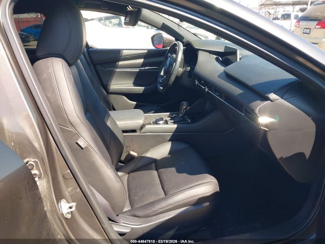 JM1BPALM8K1109067 Mazda MAZDA3