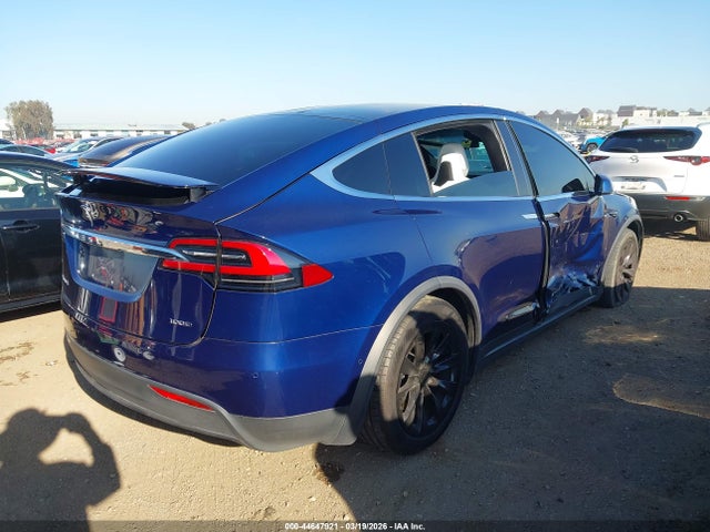Продажа на аукционе авто 2018 Tesla Model X 100d/75d/p100d, vin: 5YJXCBE29JF120961, номер лота: 44647921