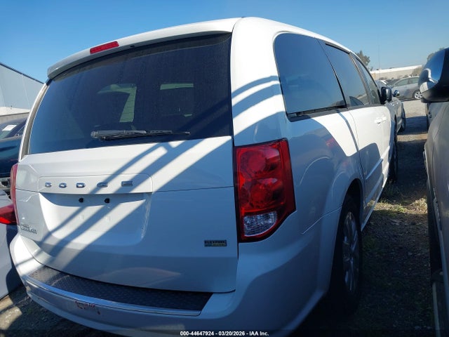 2C4RDGBG7FR702121 Dodge Grand Caravan Se