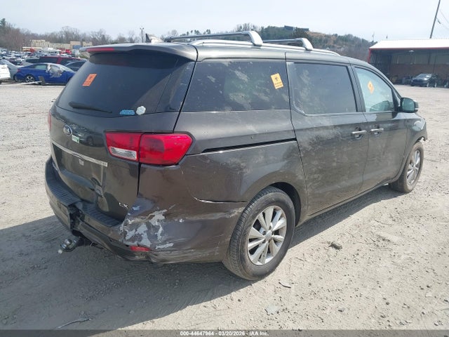 44647964 :رقم المزاد ، KNDMB5C19H6268535 vin ، 2017 Kia Sedona Lx مزاد بيع