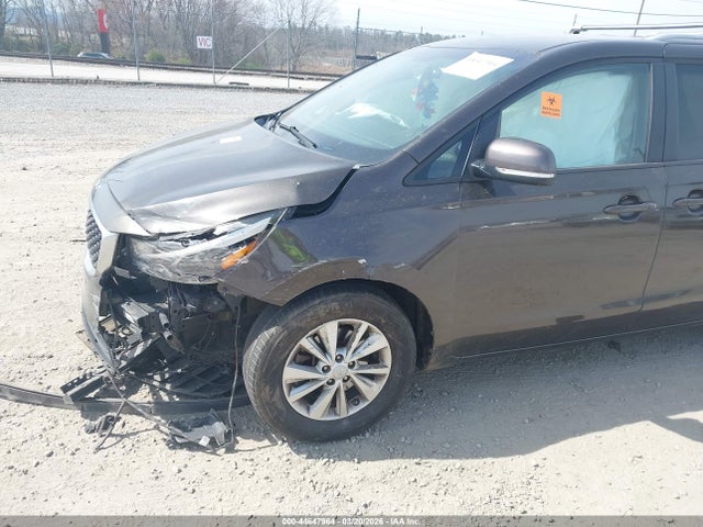 44647964 :رقم المزاد ، KNDMB5C19H6268535 vin ، 2017 Kia Sedona Lx مزاد بيع