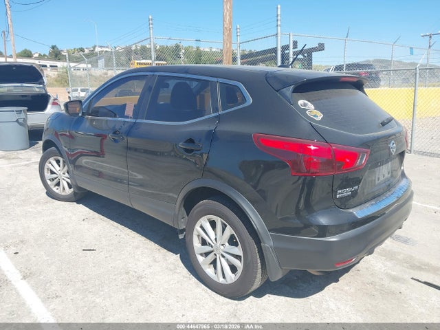 JN1BJ1CP8HW009688 Nissan Rogue Sport S
