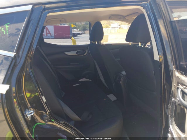 JN1BJ1CP8HW009688 Nissan Rogue Sport S