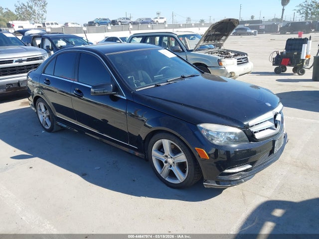 2011 MERCEDES-BENZ C 300 WDDGF5EB5BR183422