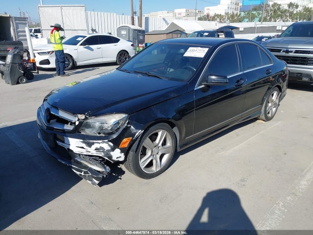 2011 MERCEDES-BENZ C 300 WDDGF5EB5BR183422 Photo 1