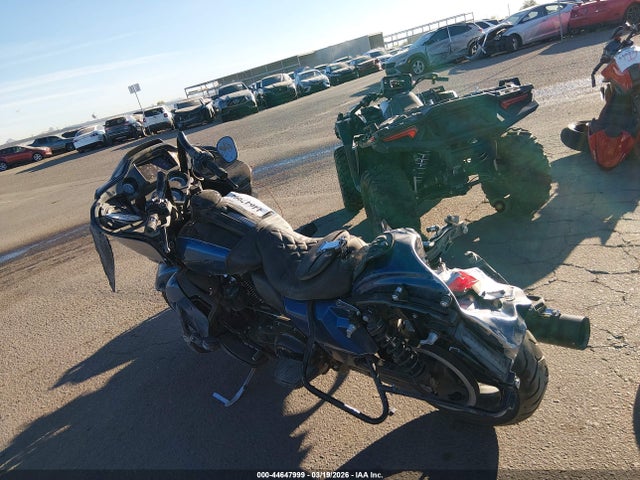 1HD1KZF10NB663078 Harley-Davidson FLTRK