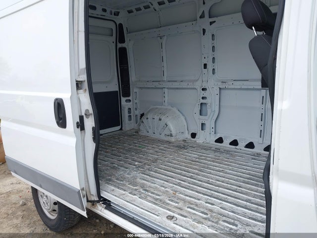 44648046 :رقم المزاد ، 3C6TRVBG0GE124904 vin ، 2016 Ram Promaster 1500 مزاد بيع