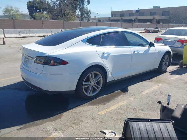 2014 TESLA MODEL S 5YJSA1S14EFP41472 Photo 3